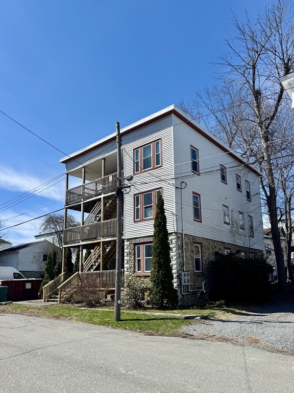 70 Edwards St, Fitchburg, Massachusetts, 7 Bedrooms Bedrooms, 16 Rooms Rooms,4 BathroomsBathrooms,Residential Income,For Sale,Edwards St,73359711