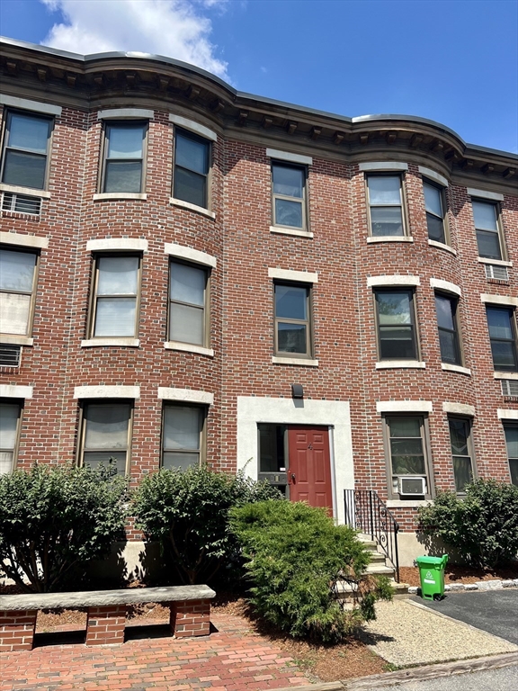 4 Cypress Road, Boston, Massachusetts, 1 Bedroom Bedrooms, 3 Rooms Rooms,1 BathroomBathrooms,Residential Lease,For Rent,Cypress Road,73403232
