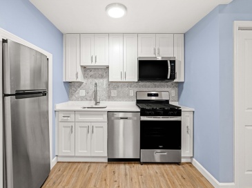 526 E 5th Street, Boston, Massachusetts, 3 Bedrooms Bedrooms, 5 Rooms Rooms,1 BathroomBathrooms,Residential Lease,For Rent,E 5th Street,73393692