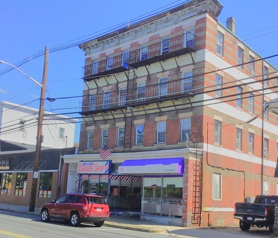 1076 Washington Street, Norwood, Massachusetts, 1 Bedroom Bedrooms, 3 Rooms Rooms,1 BathroomBathrooms,Residential Lease,For Rent,Washington Street,73394216