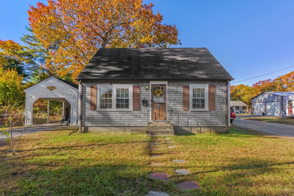 51 Warr Ave, Wareham, Massachusetts, 3 Bedrooms Bedrooms, 5 Rooms Rooms,1 BathroomBathrooms,Residential,For Sale,Warr Ave,73311026