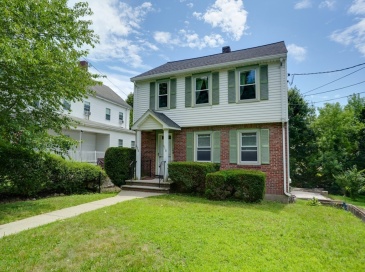 618 Main St, Watertown, Massachusetts, 2 Bedrooms Bedrooms, 5 Rooms Rooms,1 BathroomBathrooms,Residential Lease,For Rent,Main St,73409808