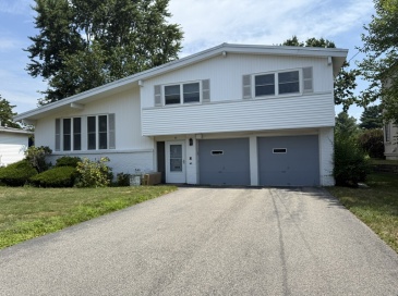 55 Esty Farm, Newton, Massachusetts, 4 Bedrooms Bedrooms, 10 Rooms Rooms,4 BathroomsBathrooms,Residential Lease,For Rent,Esty Farm,73410130