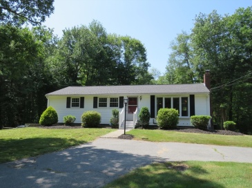 40 Rockland St, Easton, Massachusetts, 3 Bedrooms Bedrooms, 6 Rooms Rooms,1 BathroomBathrooms,Residential,For Sale,Rockland St,73337349