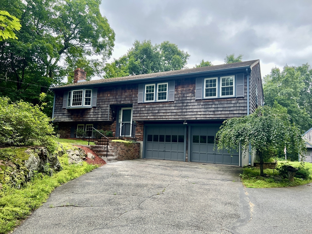 27 Woodland St, Natick, Massachusetts, 3 Bedrooms Bedrooms, 8 Rooms Rooms,2.5 BathroomsBathrooms,Residential Lease,For Rent,Woodland St,73403367