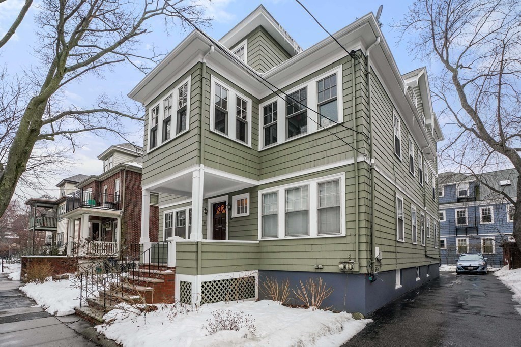 53 Maple Ave, Cambridge, Massachusetts, 3 Bedrooms Bedrooms, 6 Rooms Rooms,1 BathroomBathrooms,Residential Lease,For Rent,Maple Ave,73384702