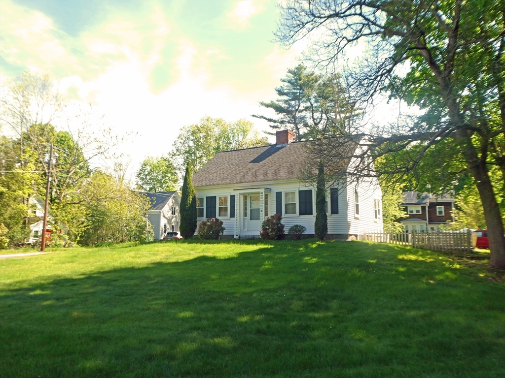 396 Pearl Street, Brockton, Massachusetts, 3 Bedrooms Bedrooms, 6 Rooms Rooms,1 BathroomBathrooms,Residential Lease,For Rent,Pearl Street,73372797