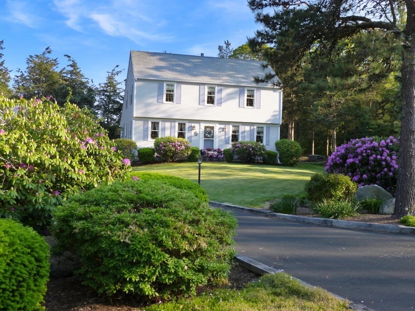 83 Colonial Way, Falmouth, Massachusetts, 4 Bedrooms Bedrooms, 7 Rooms Rooms,2 BathroomsBathrooms,Residential,For Sale,Colonial Way,73240290