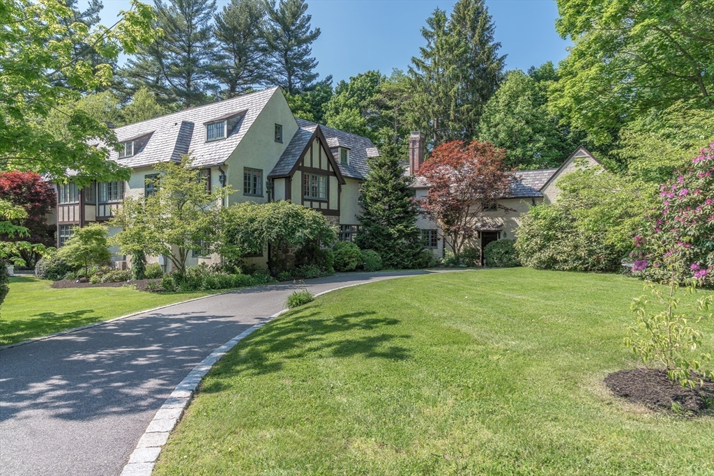 1 Fawn Circle, Bedford, Massachusetts, 7 Bedrooms Bedrooms, 20 Rooms Rooms,6.5 BathroomsBathrooms,Residential,For Sale,Fawn Circle,73307306