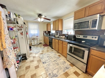 5 Hearn St., Watertown, Massachusetts, 2 Bedrooms Bedrooms, 4 Rooms Rooms,1 BathroomBathrooms,Residential Lease,For Rent,Hearn St.,73383832