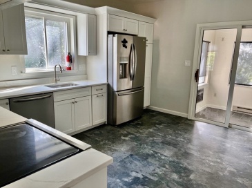 10 Bromfield Road, Somerville, Massachusetts, 3 Bedrooms Bedrooms, 8 Rooms Rooms,2 BathroomsBathrooms,Residential Lease,For Rent,Bromfield Road,73409499