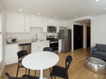 92 Brown St., Waltham, Massachusetts, 3 Bedrooms Bedrooms, 5 Rooms Rooms,2 BathroomsBathrooms,Residential Lease,For Rent,Brown St.,73395064