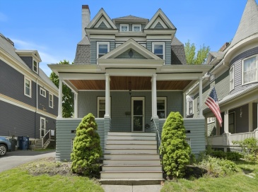 28 Meredith St, Boston, Massachusetts, 5 Bedrooms Bedrooms, 10 Rooms Rooms,2 BathroomsBathrooms,Residential Lease,For Rent,Meredith St,73385832