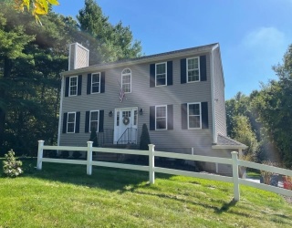 60 Pine Street, Middleboro, Massachusetts, 3 Bedrooms Bedrooms, 12 Rooms Rooms,3.5 BathroomsBathrooms,Residential Lease,For Rent,Pine Street,73410017