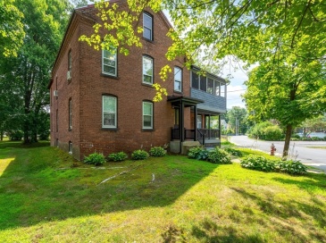 11 Stone Path Lane, Easthampton, Massachusetts, 4 Bedrooms Bedrooms, 12 Rooms Rooms,2 BathroomsBathrooms,Residential Income,For Sale,Stone Path Lane,73404182