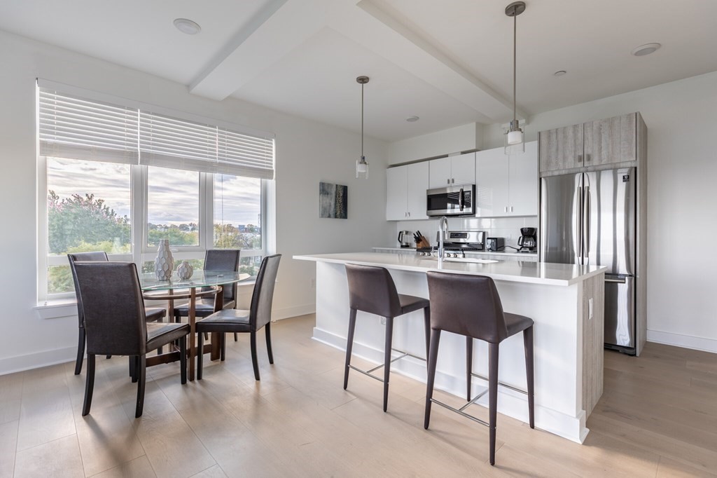 917 Bennington St, Boston, Massachusetts, 1 Bedroom Bedrooms, 3 Rooms Rooms,1 BathroomBathrooms,Residential Lease,For Rent,Bennington St,73417542