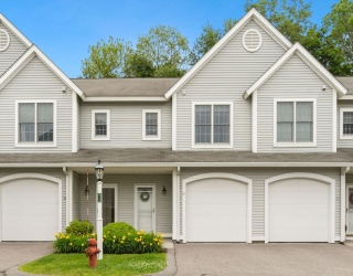 140 Commonwealth Ave, North Attleboro, Massachusetts, 2 Bedrooms Bedrooms, 6 Rooms Rooms,2.5 BathroomsBathrooms,Residential,For Sale,Commonwealth Ave,73393219