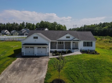 86 Berube Ln, Dracut, Massachusetts, 3 Bedrooms Bedrooms, 7 Rooms Rooms,2 BathroomsBathrooms,Residential,For Sale,Berube Ln,73339503