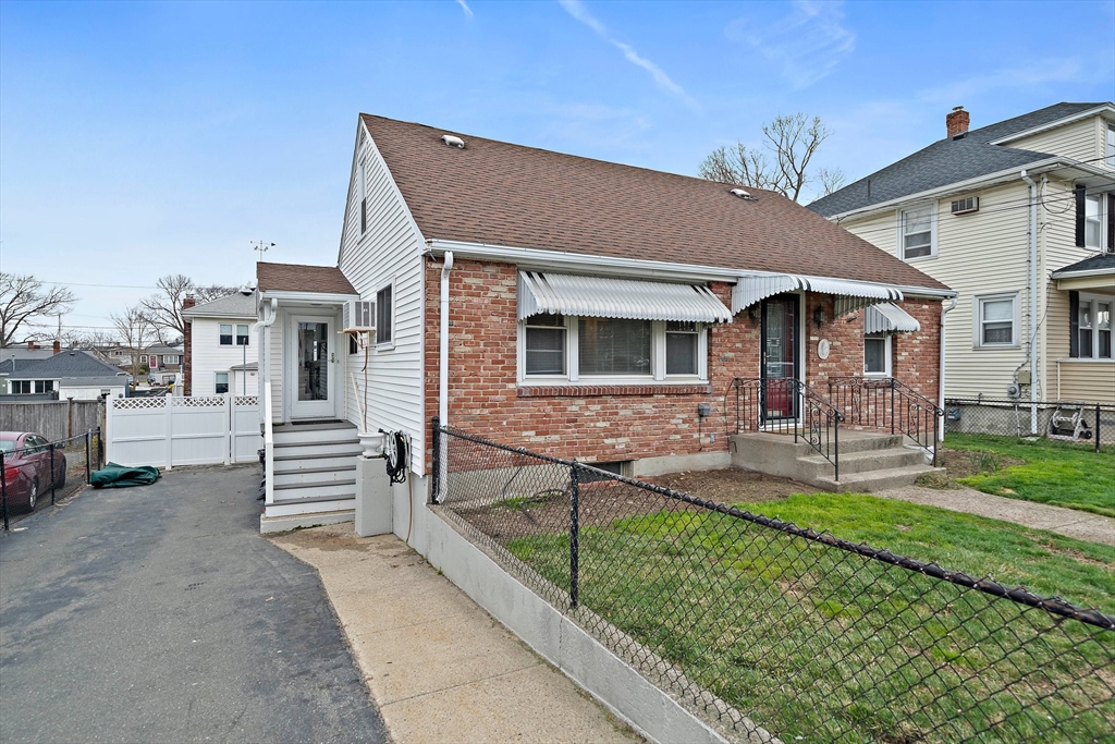 426 Sea St, Quincy, Massachusetts, 5 Bedrooms Bedrooms, 12 Rooms Rooms,3 BathroomsBathrooms,Residential Income,For Sale,Sea St,73357402