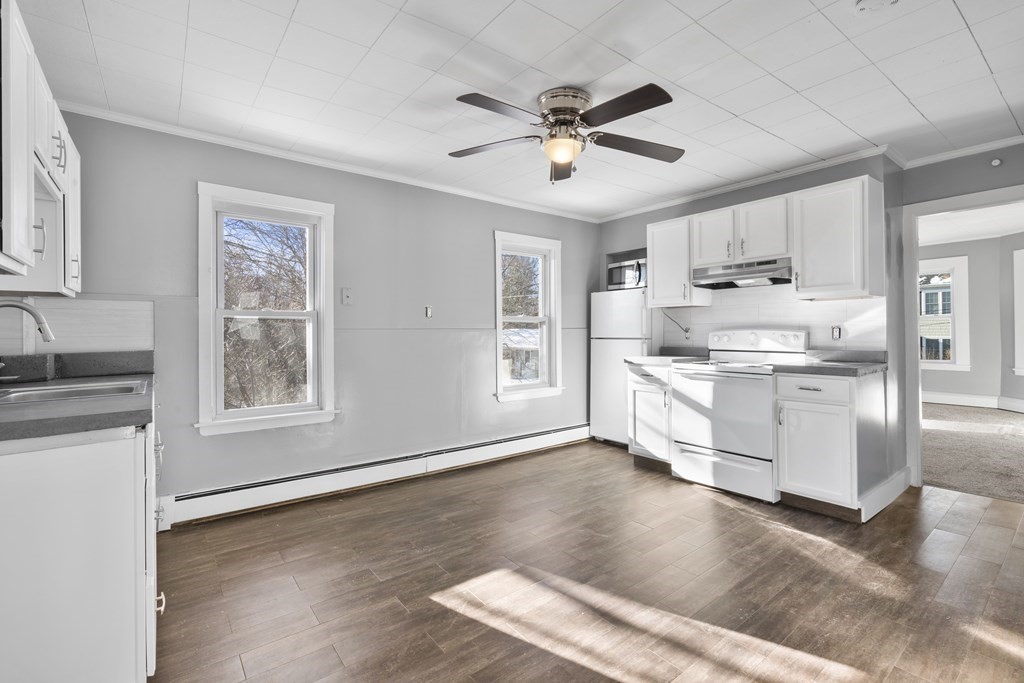 40 Suffolk Street, Abington, Massachusetts, 2 Bedrooms Bedrooms, 4 Rooms Rooms,1 BathroomBathrooms,Residential Lease,For Rent,Suffolk Street,73416087