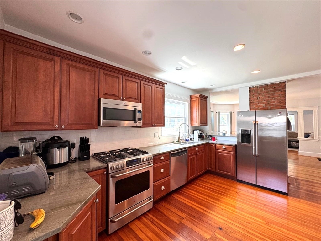 119 Warren St., Arlington, Massachusetts, 2 Bedrooms Bedrooms, 6 Rooms Rooms,1 BathroomBathrooms,Residential Lease,For Rent,Warren St.,73418854