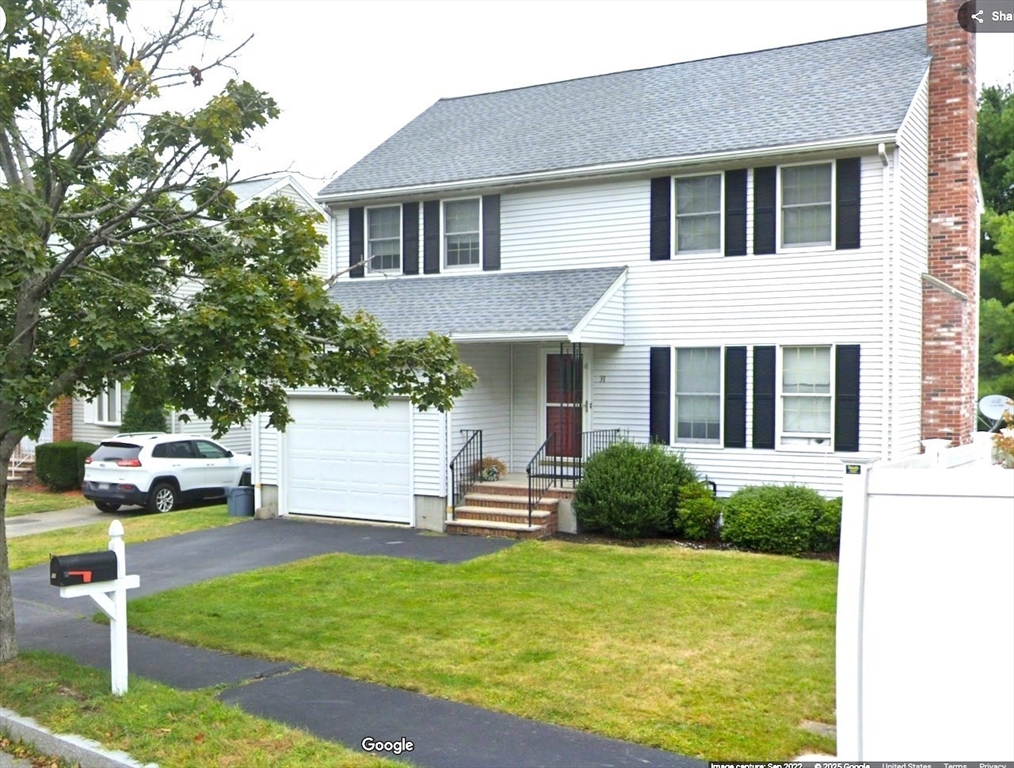 31 Helen St., Waltham, Massachusetts, 3 Bedrooms Bedrooms, 7 Rooms Rooms,3 BathroomsBathrooms,Residential Lease,For Rent,Helen St.,73387235