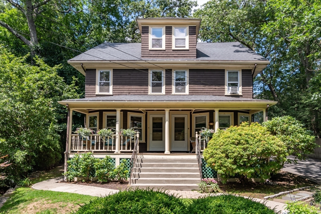 71 Curve, Wellesley, Massachusetts, 4 Bedrooms Bedrooms, 7 Rooms Rooms,2.5 BathroomsBathrooms,Residential Lease,For Rent,Curve,73392523