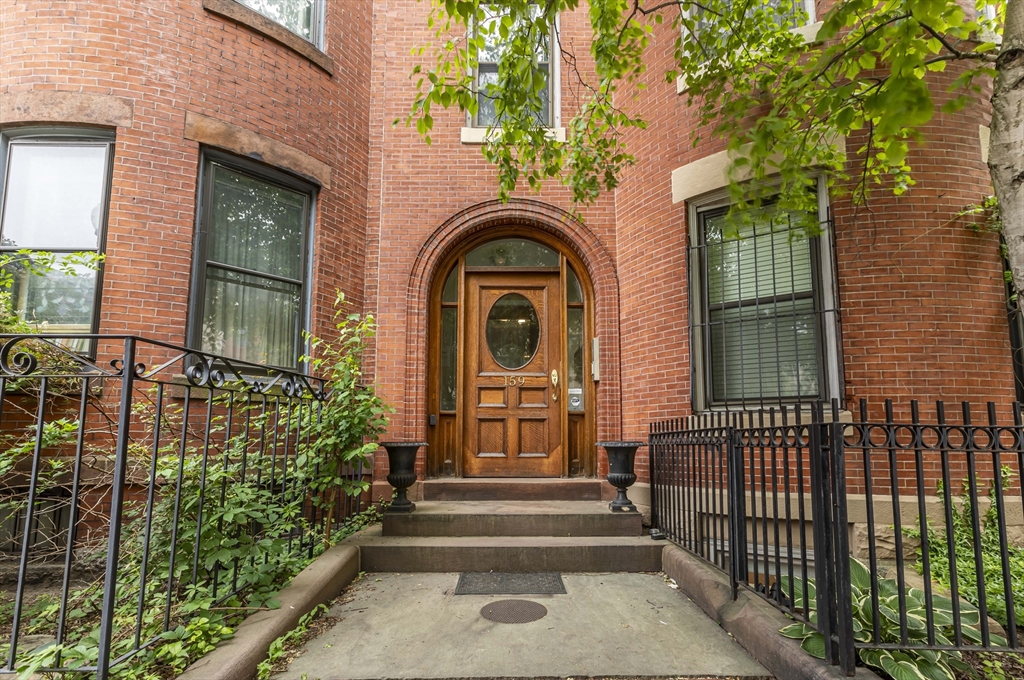 159 St. Botolph, Boston, Massachusetts, 2 Bedrooms Bedrooms, 5 Rooms Rooms,1.5 BathroomsBathrooms,Residential Lease,For Rent,St. Botolph,73417164