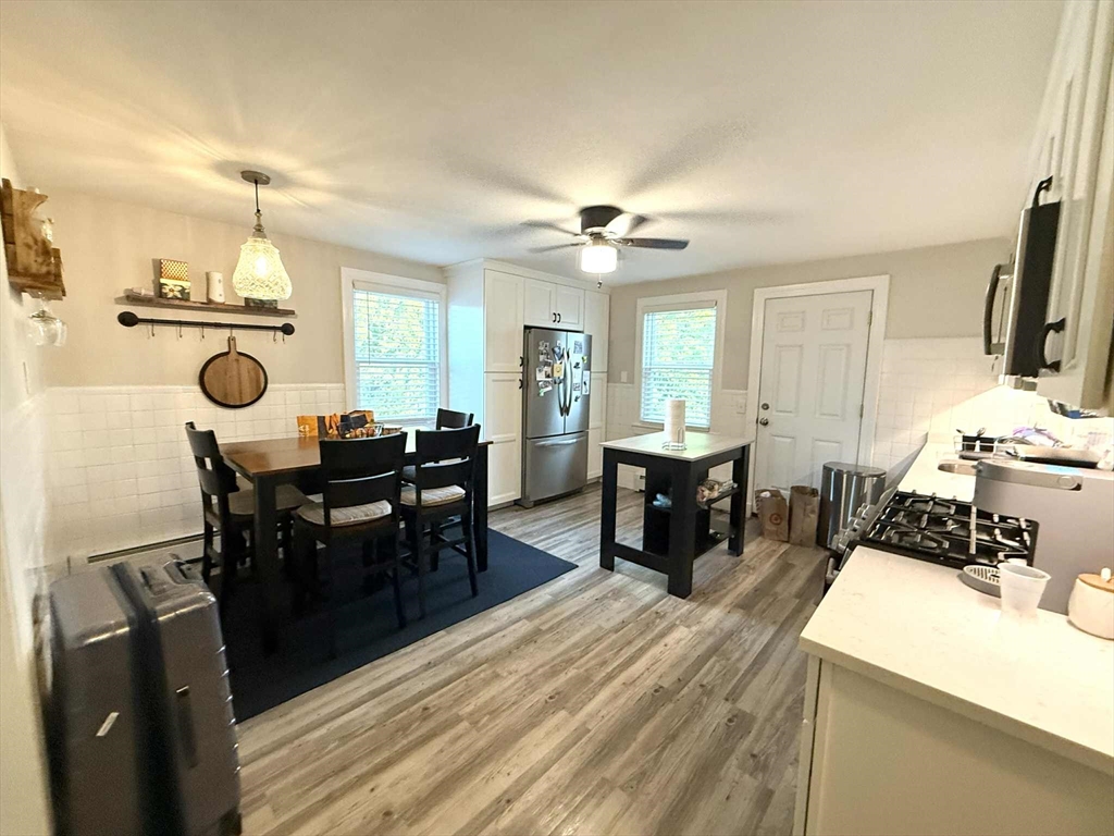 30 Eustis St., Revere, Massachusetts, 1 Bedroom Bedrooms, 3 Rooms Rooms,1 BathroomBathrooms,Residential Lease,For Rent,Eustis St.,73421655