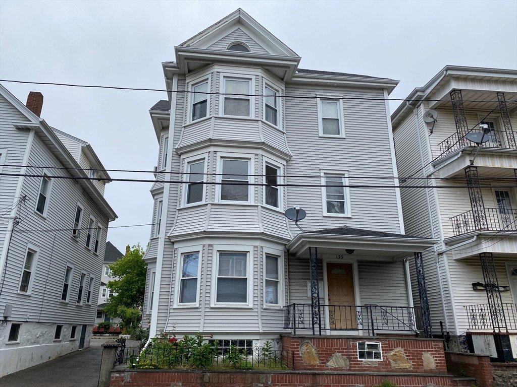 139 Holly, New Bedford, Massachusetts, 3 Bedrooms Bedrooms, 6 Rooms Rooms,1 BathroomBathrooms,Residential Lease,For Rent,Holly,73391258