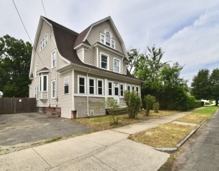 1103 Worcester St, Springfield, Massachusetts, 7 Bedrooms Bedrooms, 12 Rooms Rooms,3 BathroomsBathrooms,Residential Lease,For Rent,Worcester St,73399562