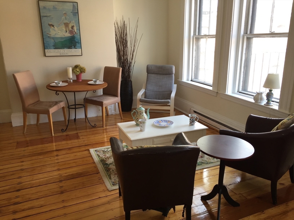 16 Cumberland St, Boston, Massachusetts, 2 Rooms Rooms,1 BathroomBathrooms,Residential Lease,For Rent,Cumberland St,73405441