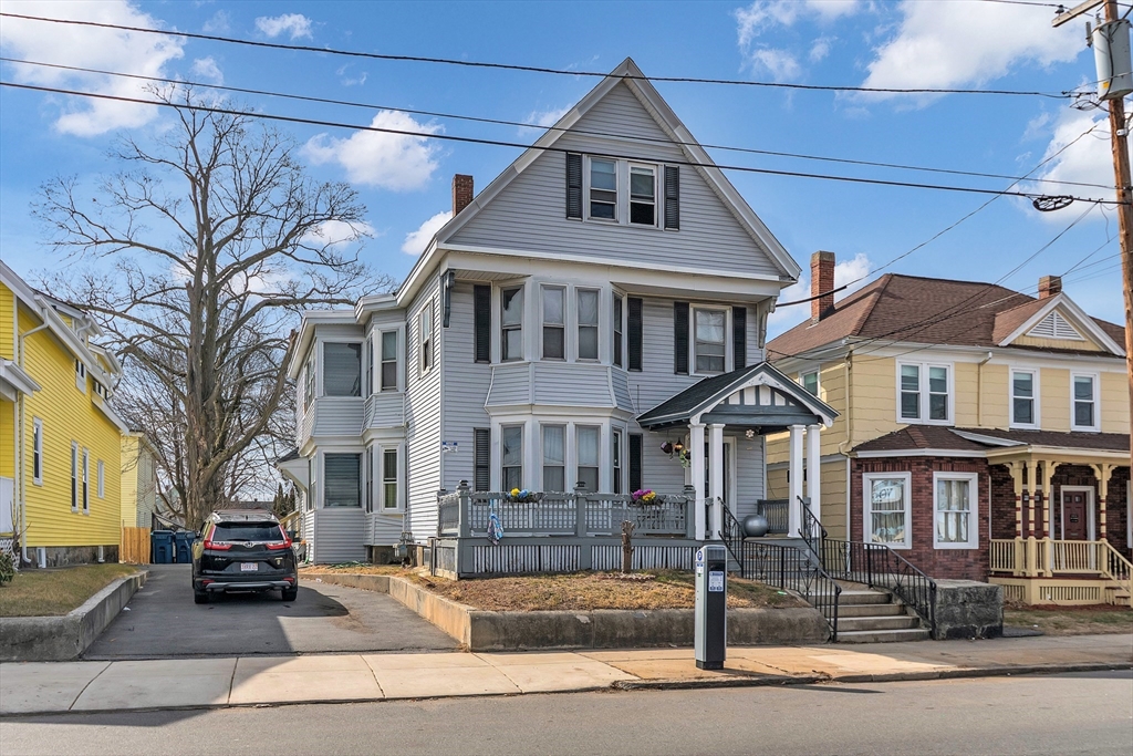 287 S Broadway, Lawrence, Massachusetts, 7 Bedrooms Bedrooms, 17 Rooms Rooms,2 BathroomsBathrooms,Residential Income,For Sale,S Broadway,73394371