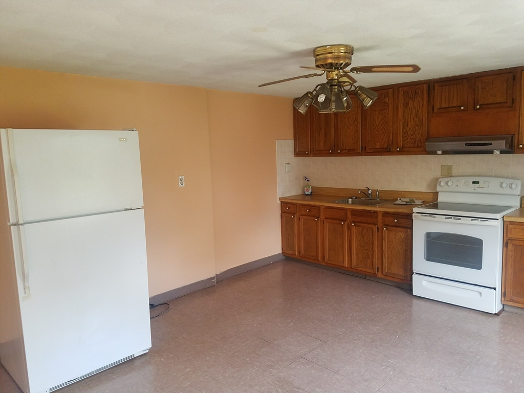 46 Oliver, Somerville, Massachusetts, 1 Bedroom Bedrooms, 4 Rooms Rooms,1 BathroomBathrooms,Residential Lease,For Rent,Oliver,73421745