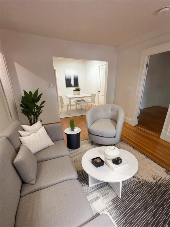 5 Main St, Foxboro, Massachusetts, 1 Bedroom Bedrooms, 2 Rooms Rooms,1 BathroomBathrooms,Residential Lease,For Rent,Main St,73421766