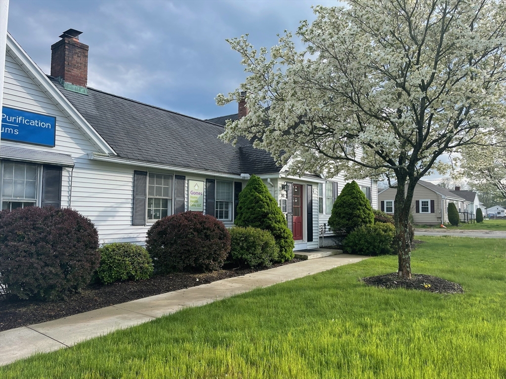 245 Russell St, Hadley, Massachusetts, ,Commercial Sale,For Sale,Russell St,73421774