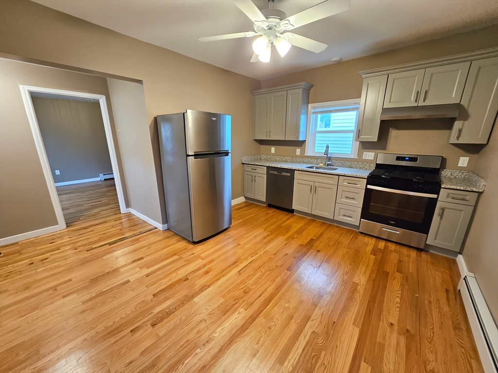 86R Cross St, Somerville, Massachusetts, 2 Bedrooms Bedrooms, 3 Rooms Rooms,1 BathroomBathrooms,Residential Lease,For Rent,Cross St,73421797