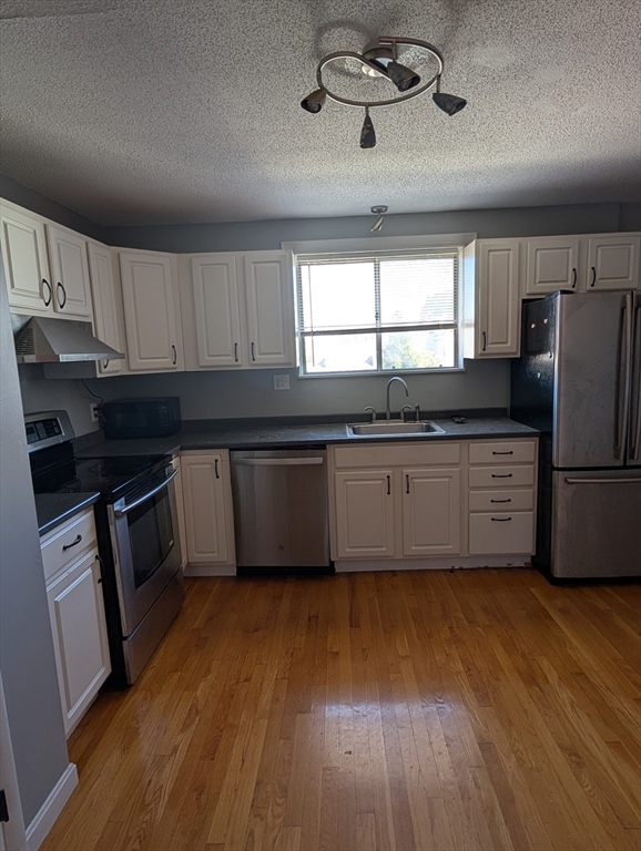 110 Pearl Street, Somerville, Massachusetts, 2 Bedrooms Bedrooms, 4 Rooms Rooms,1 BathroomBathrooms,Residential Lease,For Rent,Pearl Street,73421871