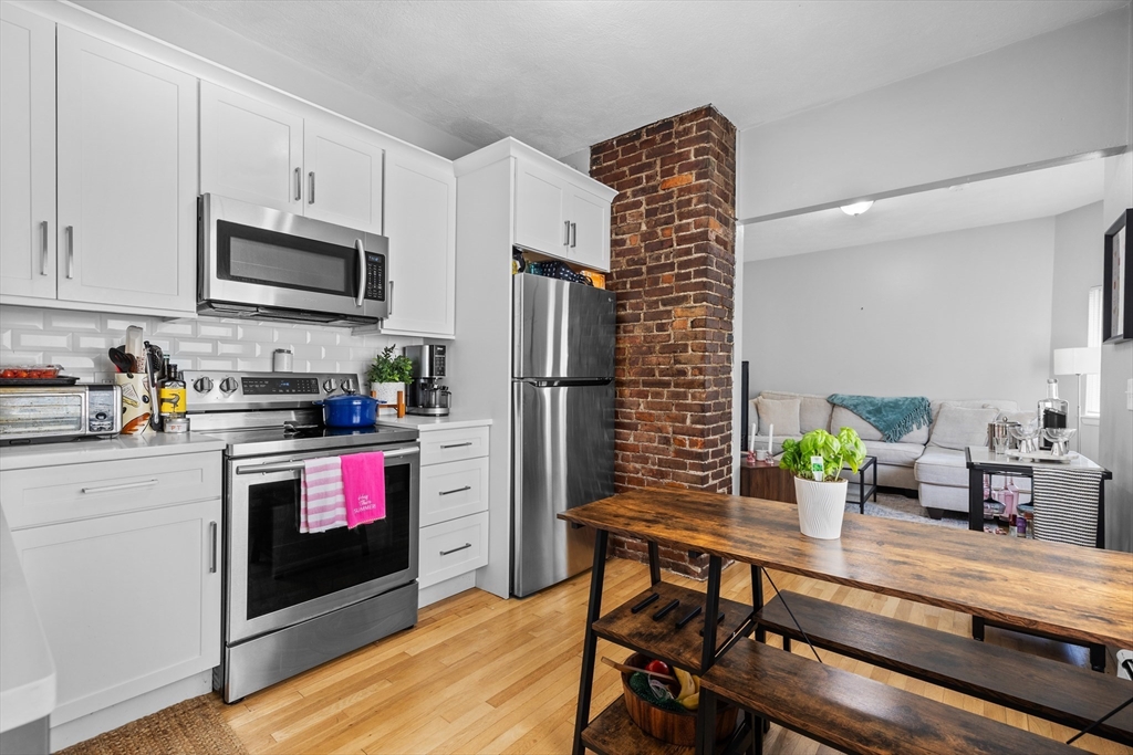 34 Edison Green, Boston, Massachusetts, 3 Bedrooms Bedrooms, 6 Rooms Rooms,1 BathroomBathrooms,Residential Lease,For Rent,Edison Green,73406445