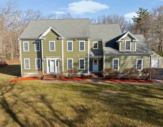 13 King Philip Way, Freetown, Massachusetts, 4 Bedrooms Bedrooms, 12 Rooms Rooms,2.5 BathroomsBathrooms,Residential Lease,For Rent,King Philip Way,73389887