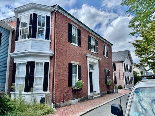 1 Lynn Street, Salem, Massachusetts, 3 Bedrooms Bedrooms, 6 Rooms Rooms,2 BathroomsBathrooms,Residential Lease,For Rent,Lynn Street,73421941