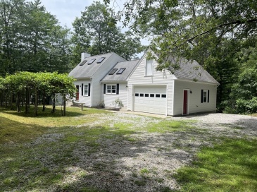 22 Warren Ln, Weston, Massachusetts, 2 Bedrooms Bedrooms, 8 Rooms Rooms,2.5 BathroomsBathrooms,Residential Lease,For Rent,Warren Ln,73421976