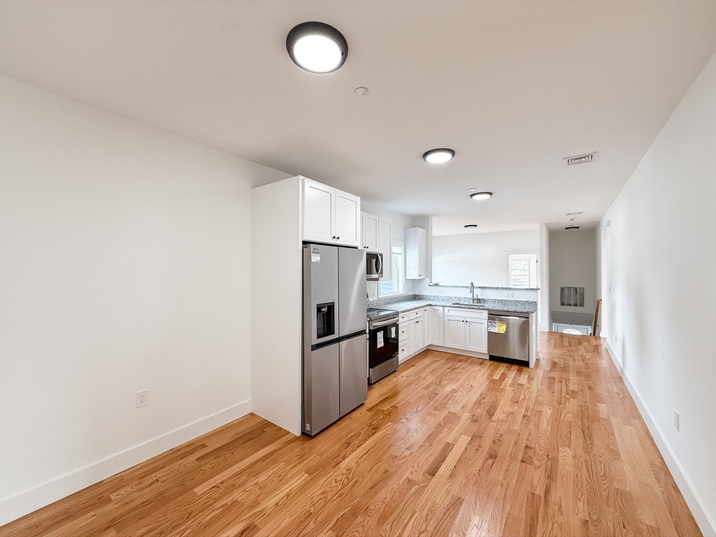 232 Lynnfield St, Lynn, Massachusetts, 5 Bedrooms Bedrooms, 9 Rooms Rooms,3 BathroomsBathrooms,Residential Lease,For Rent,Lynnfield St,73421978