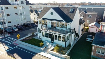 176 Winthrop Shore Drive, Winthrop, Massachusetts, 2 Bedrooms Bedrooms, 5 Rooms Rooms,2 BathroomsBathrooms,Residential Lease,For Rent,Winthrop Shore Drive,73422003