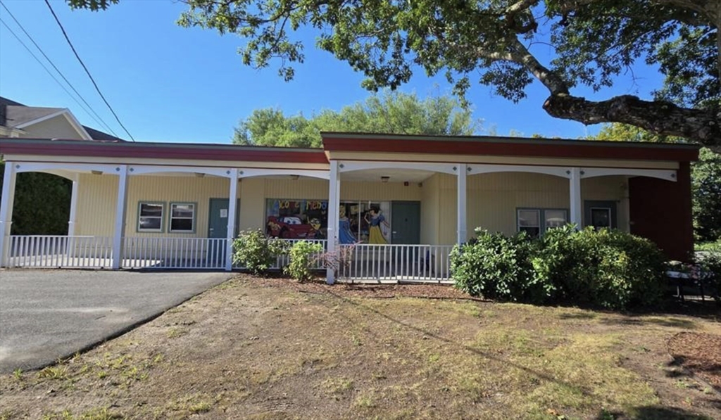 64 Bay Spring Ave, Barrington, Rhode Island, ,Commercial Sale,For Sale,Bay Spring Ave,73422037