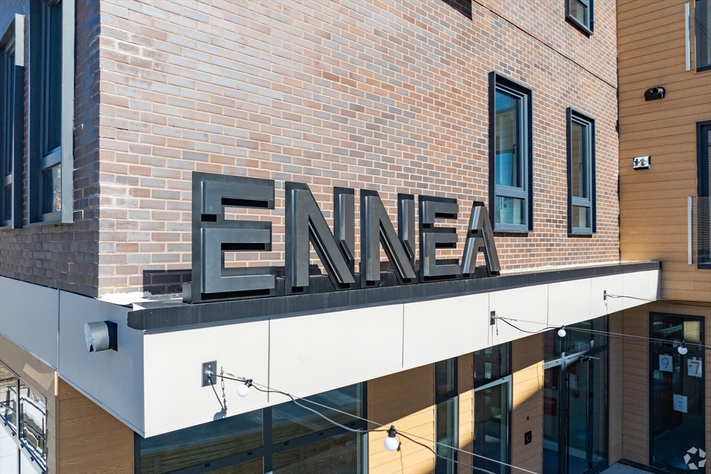 9 Central St, Somerville, Massachusetts, 2 Bedrooms Bedrooms, 5 Rooms Rooms,2 BathroomsBathrooms,Residential Lease,For Rent,Central St,73418425