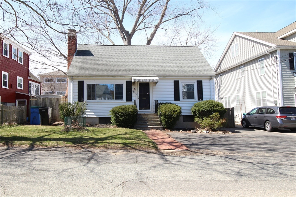 8 Colby St, Belmont, Massachusetts, 3 Bedrooms Bedrooms, 6 Rooms Rooms,1.5 BathroomsBathrooms,Residential Lease,For Rent,Colby St,73378245