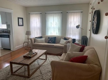 21 Eliot St, Medford, Massachusetts, 3 Bedrooms Bedrooms, 4 Rooms Rooms,1 BathroomBathrooms,Residential Lease,For Rent,Eliot St,73422096