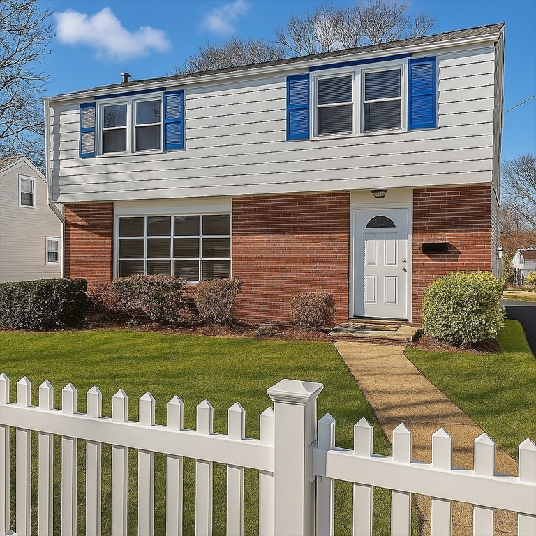 89 Clare Ave, Boston, Massachusetts, 4 Bedrooms Bedrooms, 7 Rooms Rooms,1.5 BathroomsBathrooms,Residential,For Sale,Clare Ave,73336966