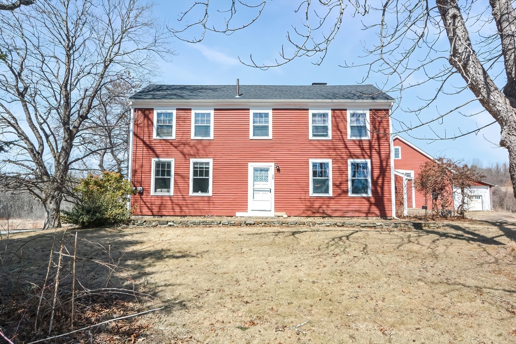 38 E Brookfield Rd, North Brookfield, Massachusetts, 3 Bedrooms Bedrooms, 8 Rooms Rooms,2.5 BathroomsBathrooms,Residential,For Sale,E Brookfield Rd,73345770
